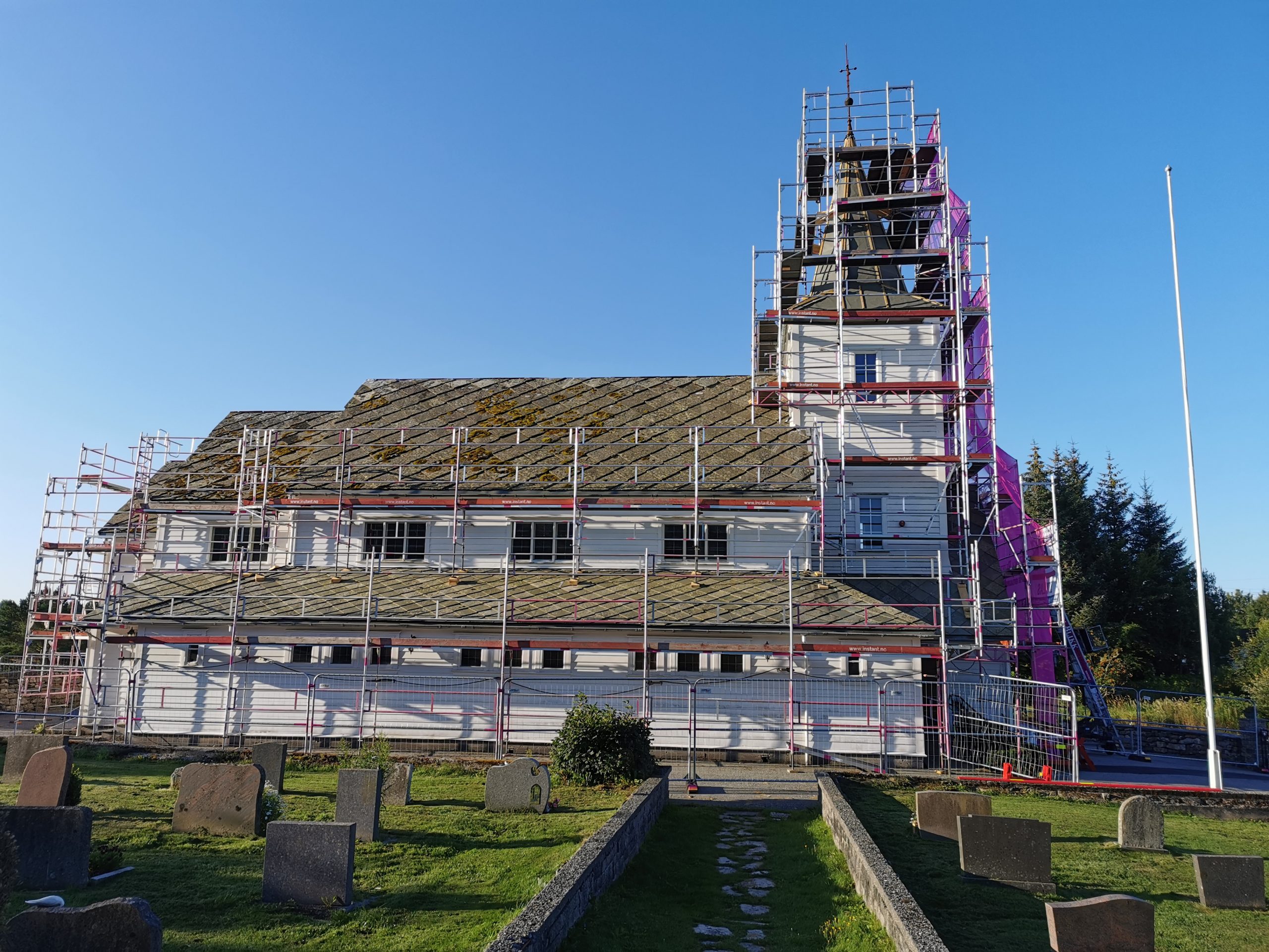 Image showing a church surrounded by scaffold delivered by FBS